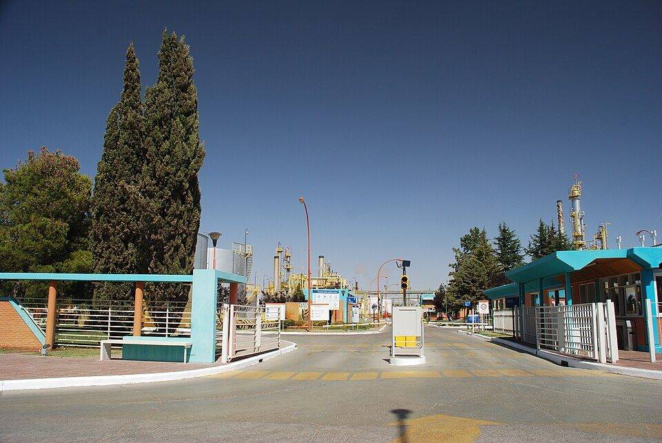 351 Arg PlazaHuincul raffineria