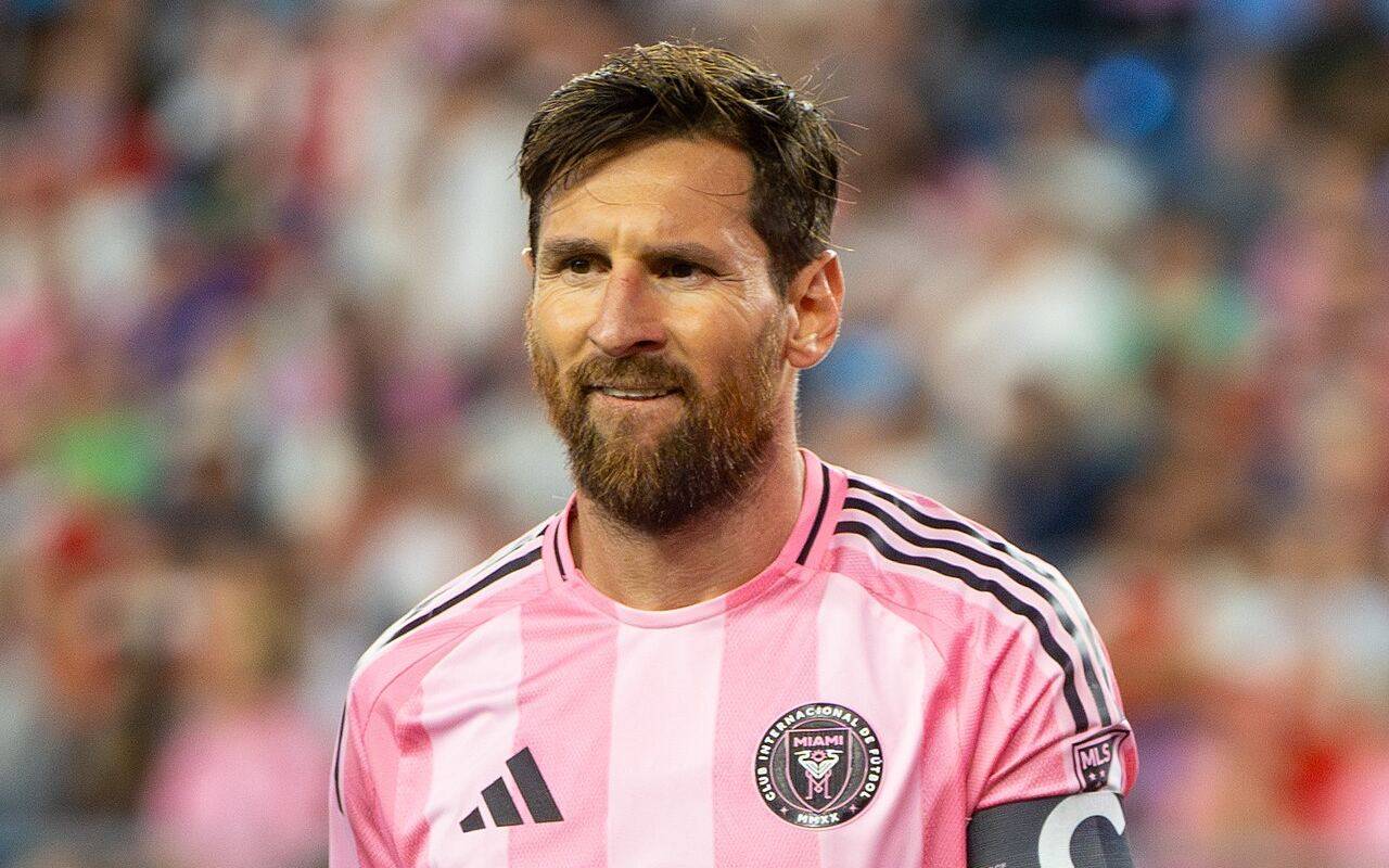 Lionel Messi vistiendo la camiseta rosa del Inter Miami