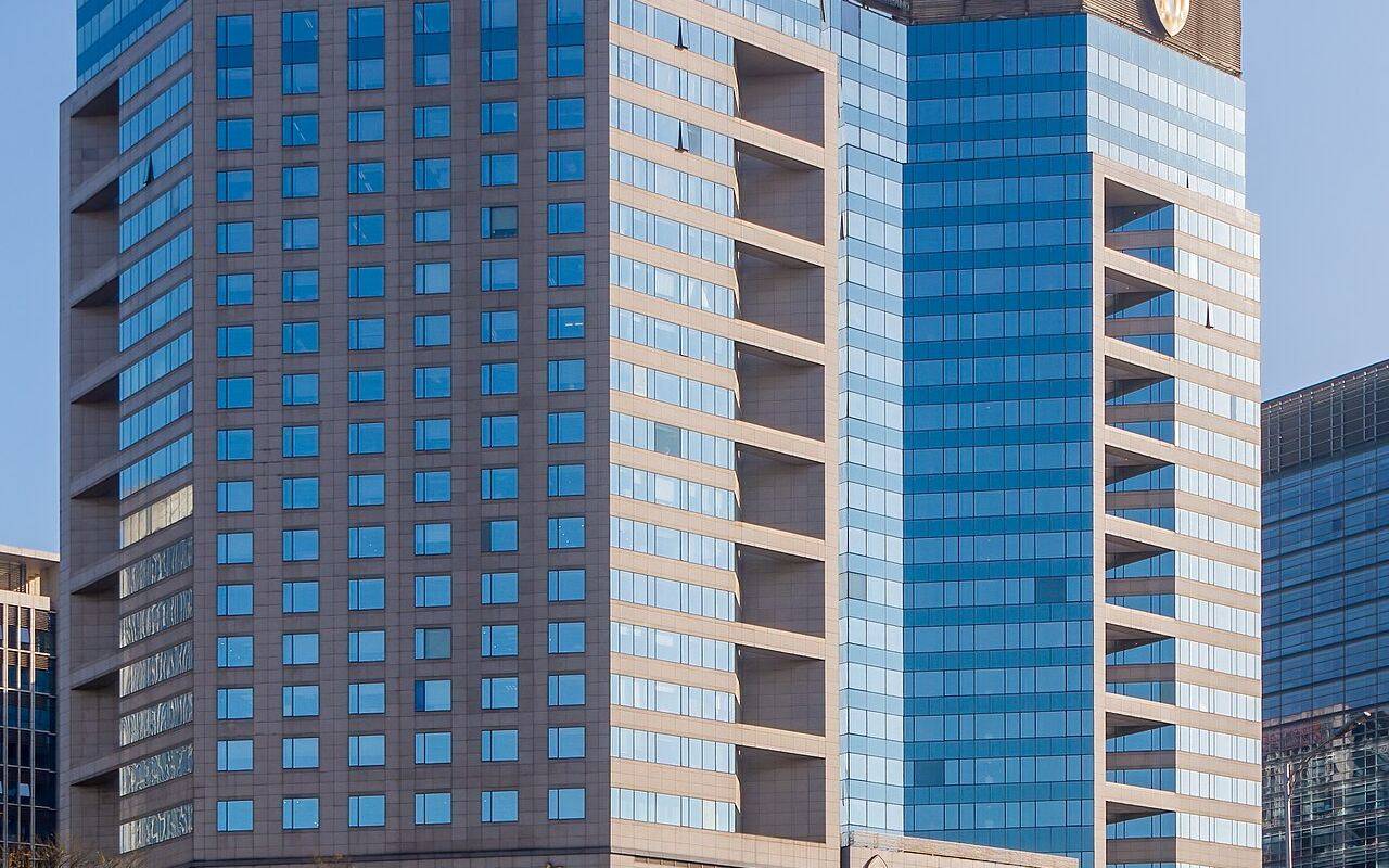 Edificio corporativo en Pekín, relacionado con la temática financiera y China