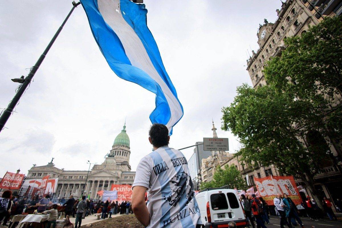 La prensa mundial cubre la masiva marcha universitaria en Buenos Aires contra Milei