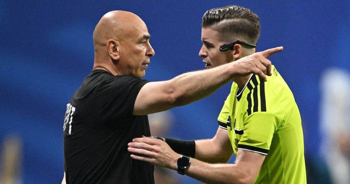 La FIFA suspende al entrenador de Egipto tras sus críticas arbitrales contra Argentina